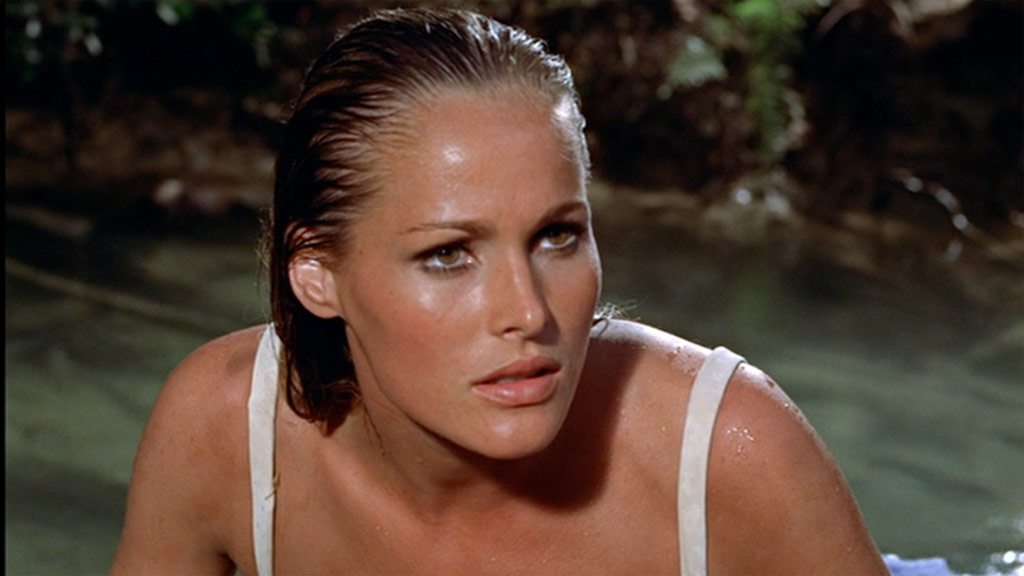 Ursula Andress bond